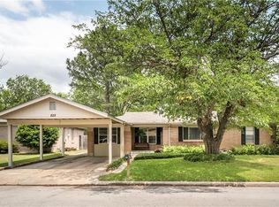 828 Billie Ruth Ln, Hurst, TX 76053