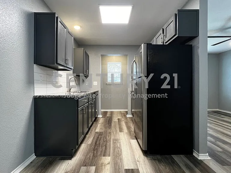 1010 S Retta St — Photo 7