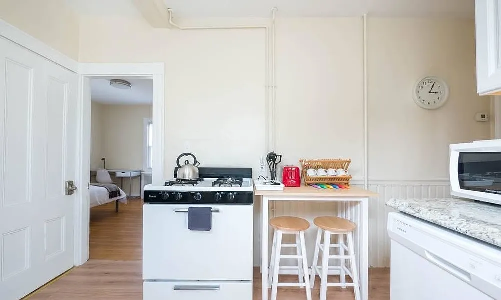 1 bed, $875 — Photo 2