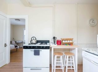 8 Eliot Ave #1A, Chestnut Hill, MA 02467