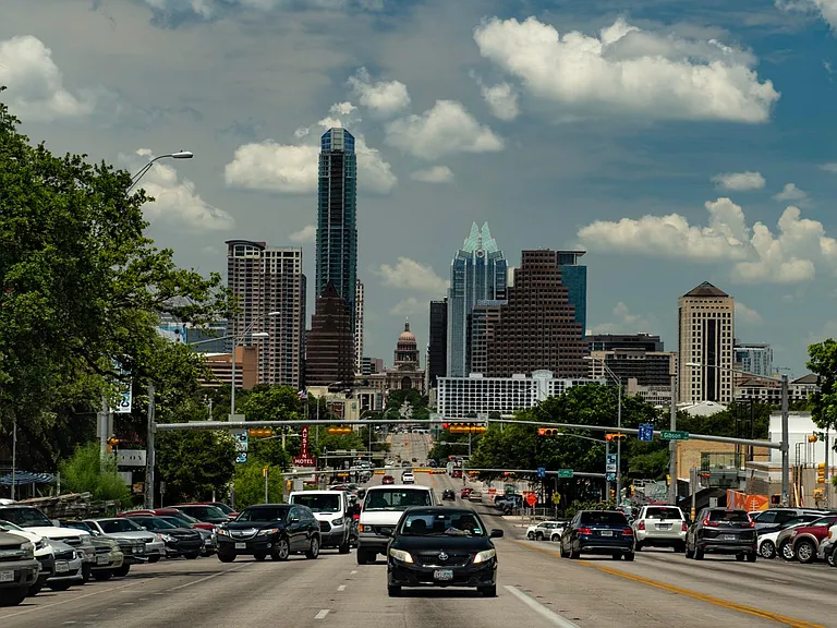 Downtown Austin (10 min drive)
