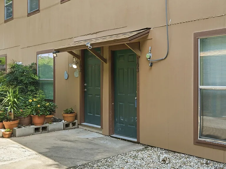 2319 Greenfield Pkwy — Photo 32