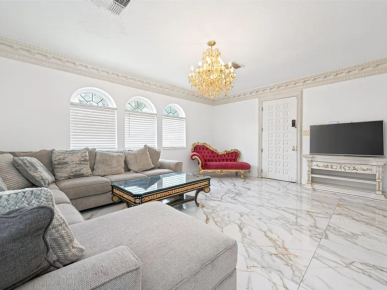 24 Windermere Ln — Photo 32