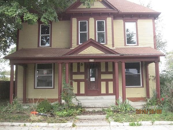 1st image of 179 E Elm St