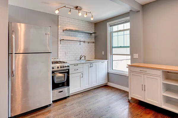 475 Van Buren Street #2F