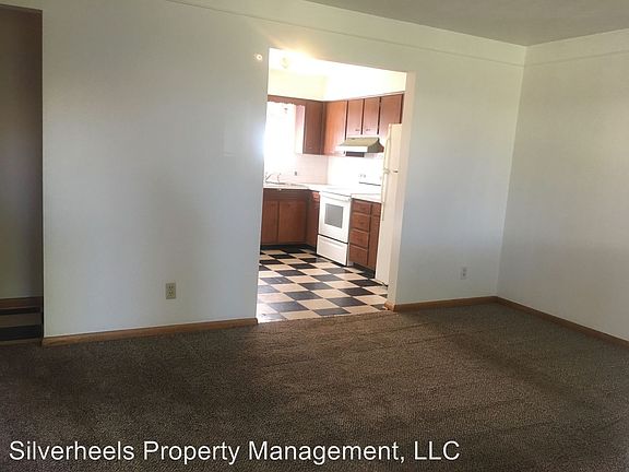 2nd image of 207 Aurora St APT C