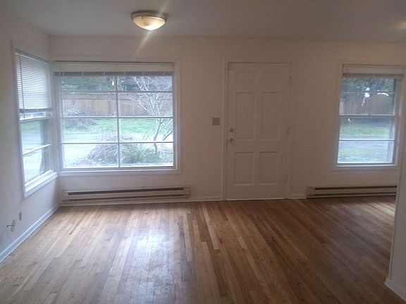 5th image of 8121 High School Loop NE