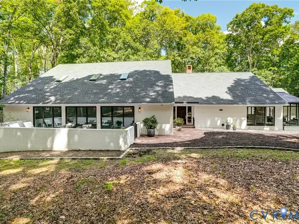 8 Deer Run Rd, Manakin Sabot, VA 23103