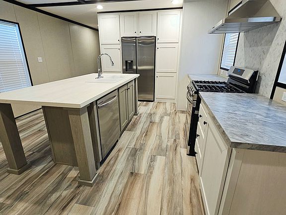 4th image of 3700 28th St Space 480