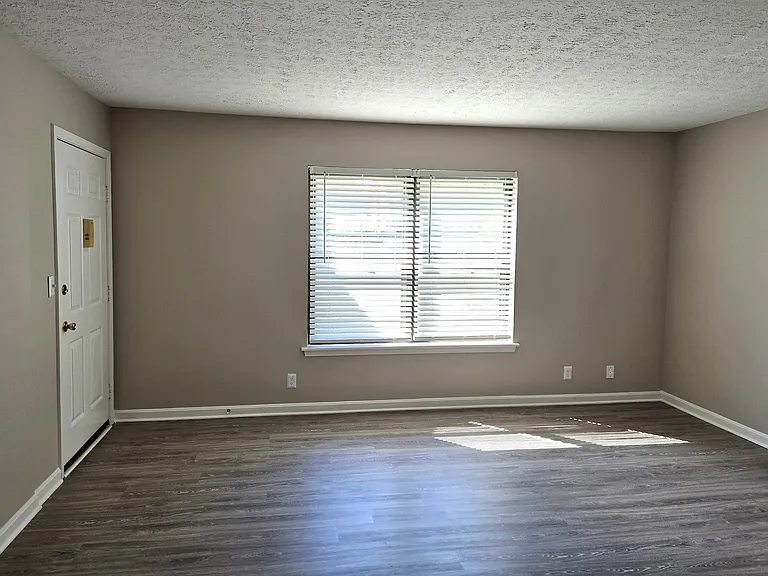Breckinridge Pointe Apartments — Photo 10