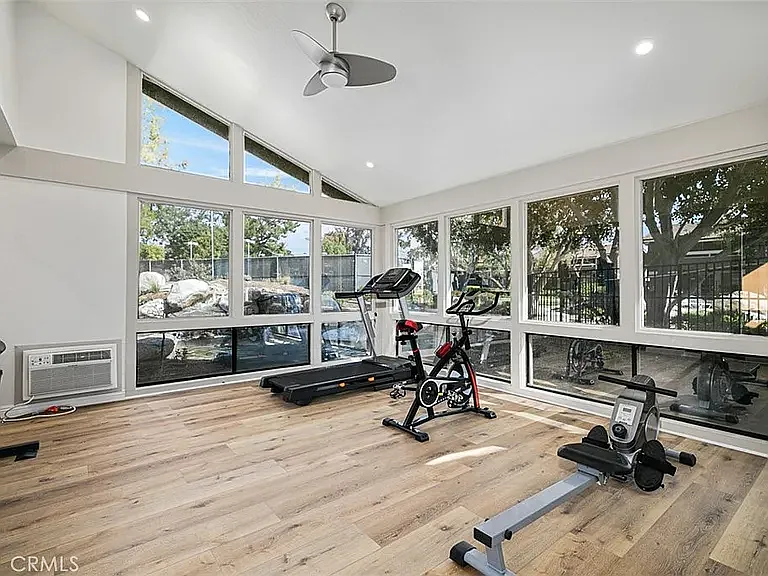 58 Streamwood — Photo 13