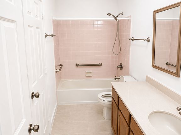 2nd image of 6073 Delaware Dr