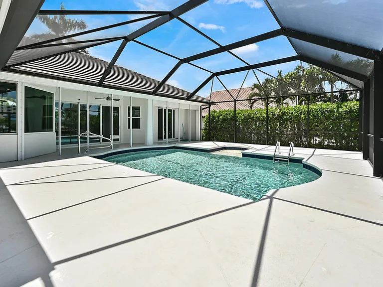 4231 Crayton Rd — Photo 38