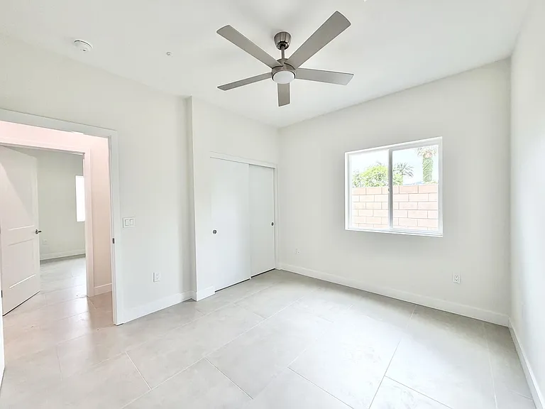 30125-30127 Avenida Juarez — Photo 9