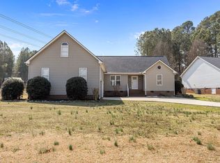 2623 Pebblebrook Dr, Sanford, NC 27330