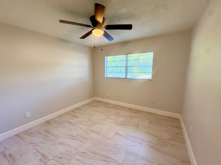 201 E Buchanon Ave #2 — Photo 11