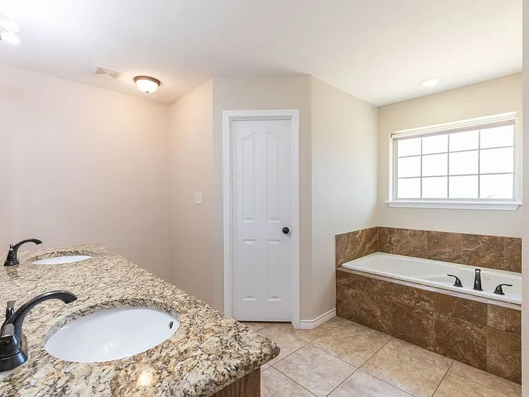 1234 Briar Cliff Path — Photo 18