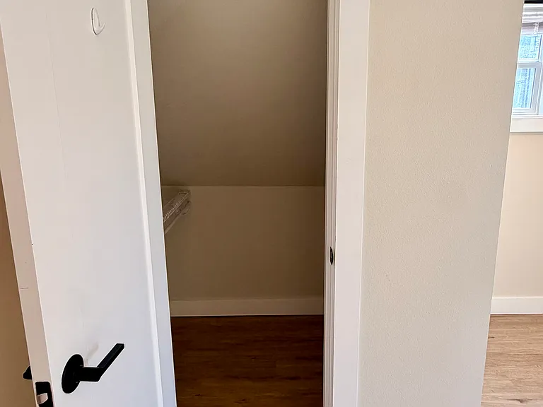 1609 E Columbia St #4 — Photo 8