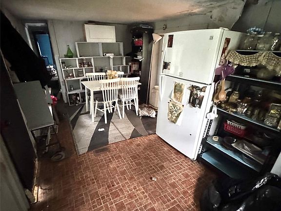 3rd image of 395 Federal Hill Rd 1
