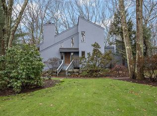 23 Wingate Rd, Lincoln, RI 02865