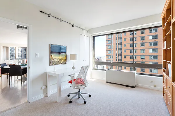 Sold by Luxus Manhattan Realty | media 6