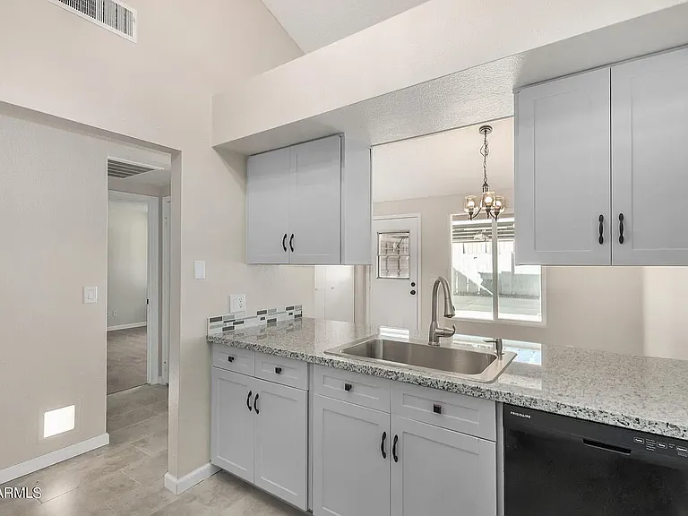 5130 W Joan De Arc Ave — Photo 7