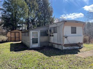 19647 Brimstone Rd, Centerville, PA 16404