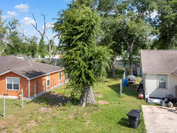 7609 Red Robin Ln, Houston, TX 77075