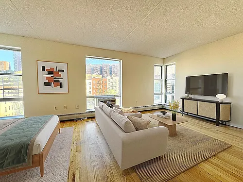 4469 Broadway Photo 1