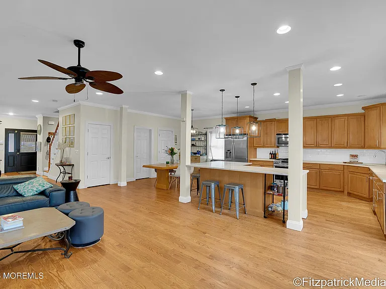 331 Richmond Ave — Photo 8