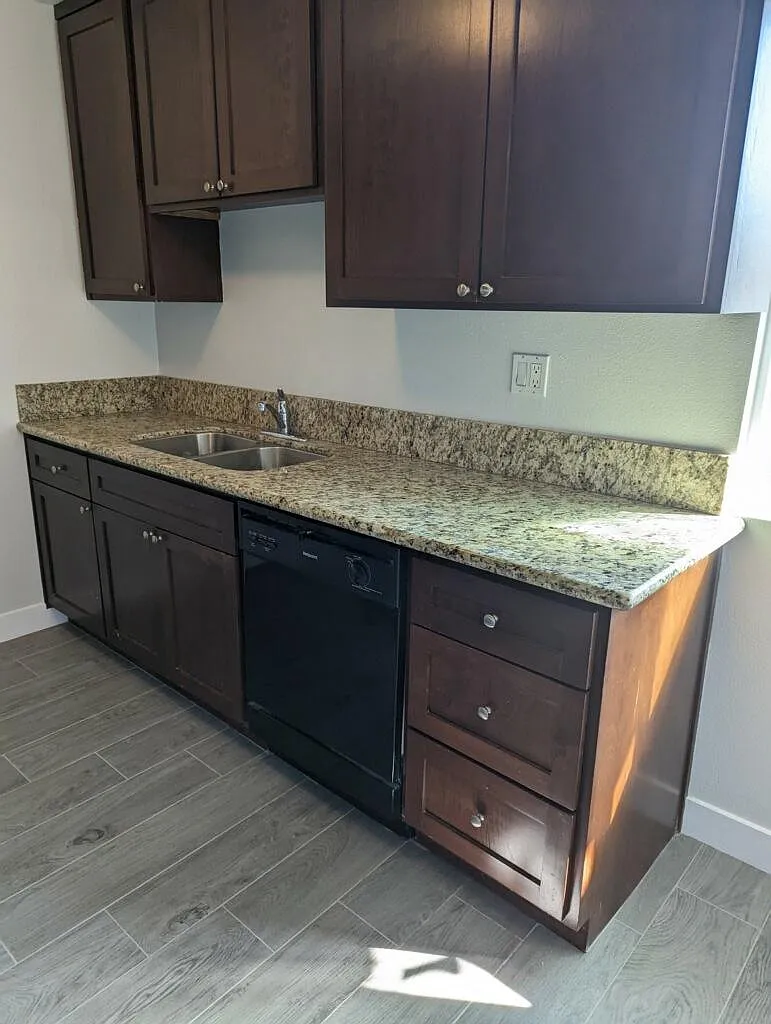 Building Photo - 7303 S Milton Ave #5