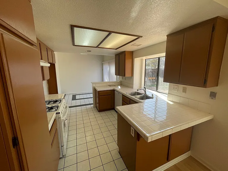 24399 Fiji Dr — Photo 3