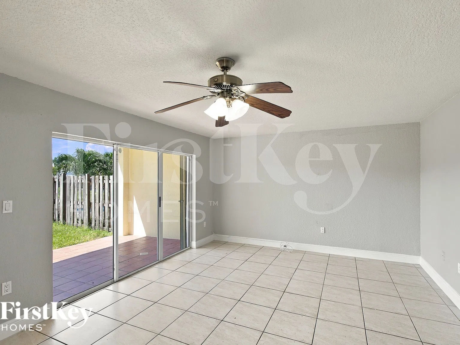 4 bed, 2.0 bath, 2658 sqft, $3,300 — Photo 4