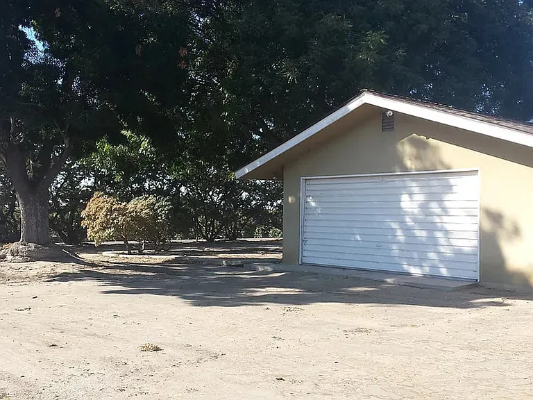 11586 S Smith Ave — Photo 16