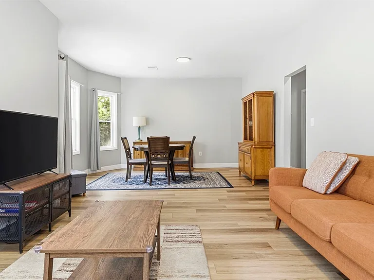 125-127 Arsenal St #2 — Photo 5