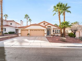 17 Sandwedge Dr, Henderson, NV 89074