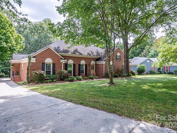 4th image of 9521 Stoney Hill Ln