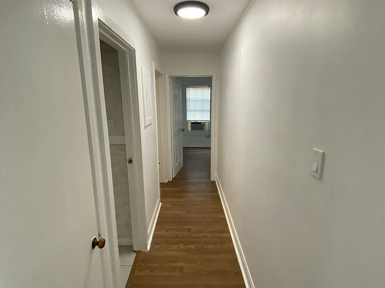 207 Harcourt Ave — Photo 10