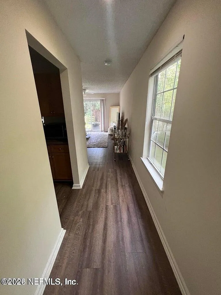 2 bed, 1.5 bath, 1300 sqft, $1,995 — Photo 2