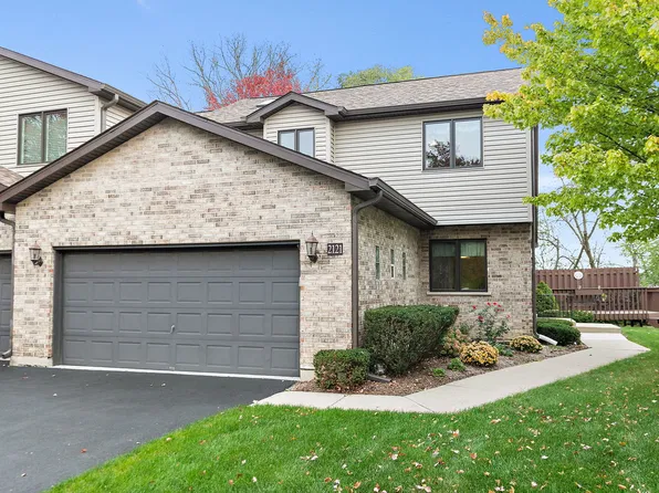 2121 Juniper Ln, Arlington Heights, IL 60004