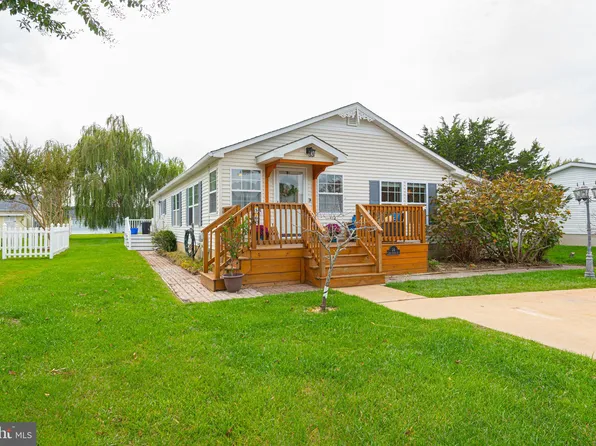 36 Deep Channel Dr, Berlin, MD 21811