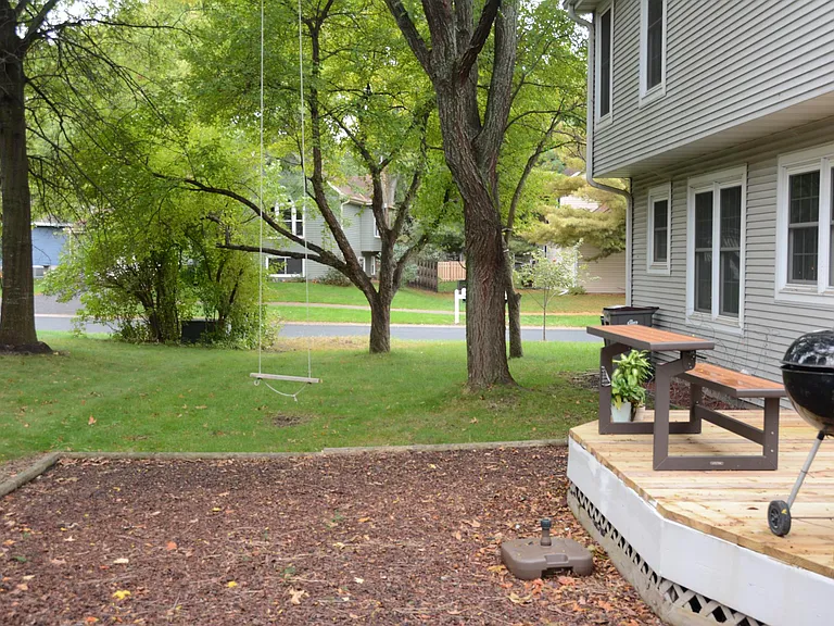 8811 Hawthorne Dr — Photo 42