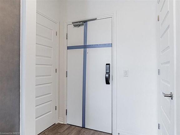 4th image of 95 Dundas St W #2