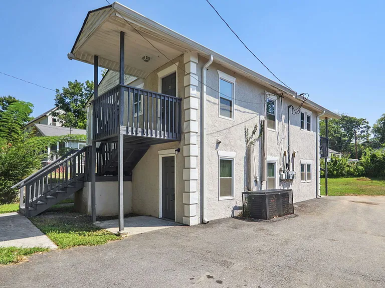 619 Oliver St NW #B — Photo 16