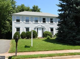 210 Trail Ct, Sterling, VA 20164