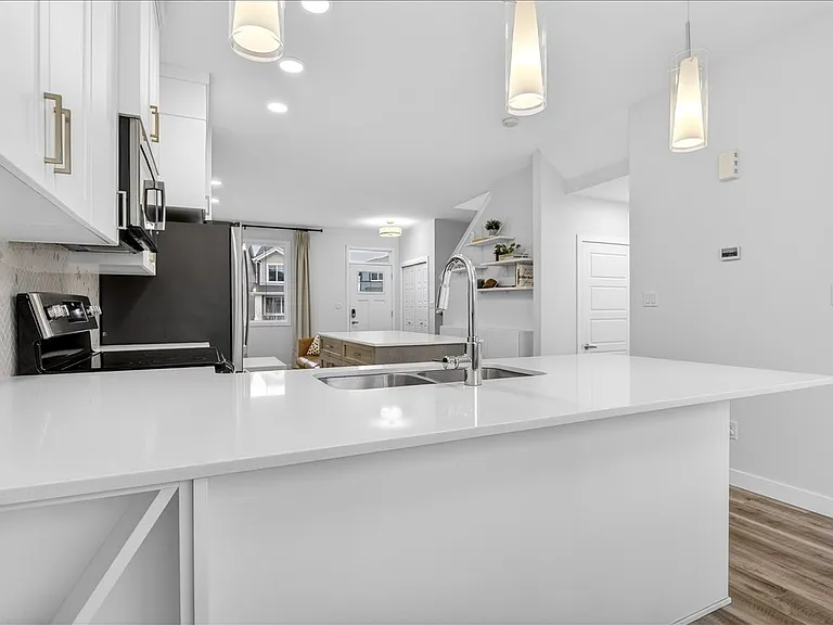 535 Paterson Way SW — Photo 17