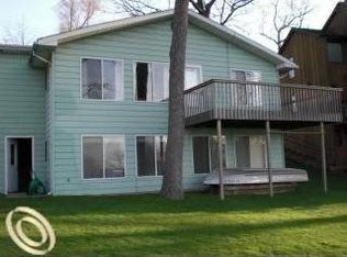 699 Central Dr, Lake Orion, MI 48362