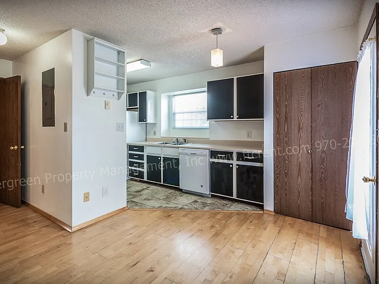 1301 University Ave #C301 — Photo 9