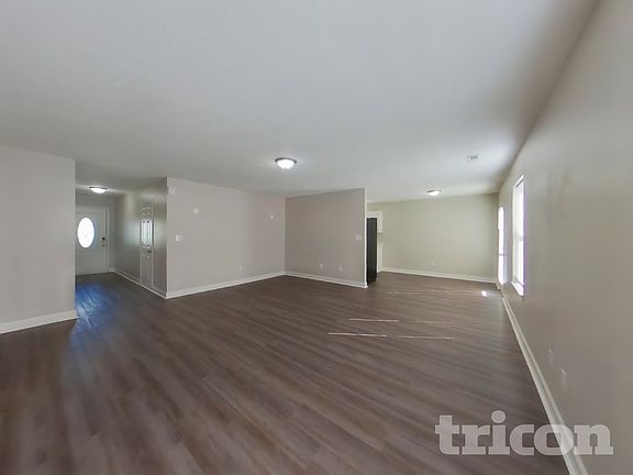 3rd image of 177 Broadmoor Bnd