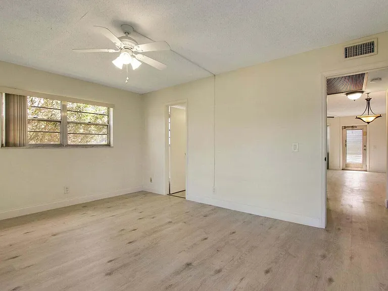 288 Northampton St #O — Photo 12